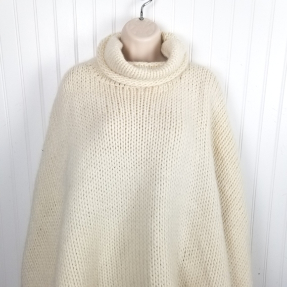 Gleneden Merino Wool Thick Knit Poncho Quiet Luxury Cream Turtle Neck Cottagecor - Picture 3 of 7